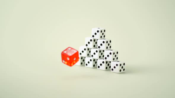 Pyramid made out of dice and breaking, Slow Motion