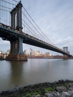 Manhattan Bridge Vertical time lapse