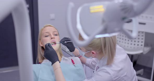 Professional Examination of the Oral Cavity in the Dental Office