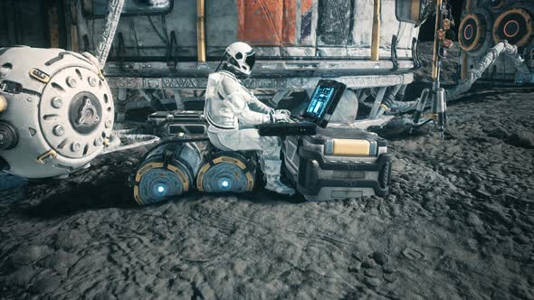 Astronaut Scientist Works alt