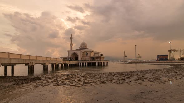 Timelapse gorgeous sunset floating mosque
