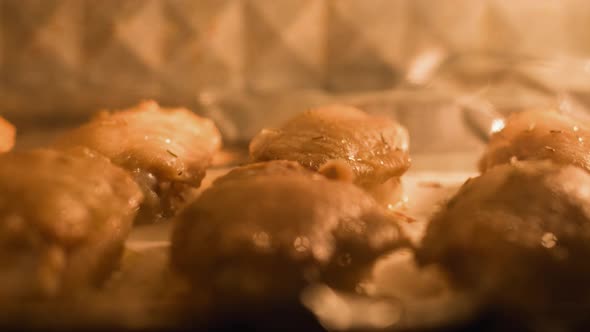 Timelapse of Baking Chicken Wing