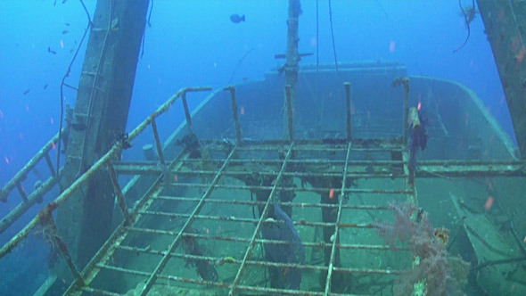 Shipwreck on the Seabed 659