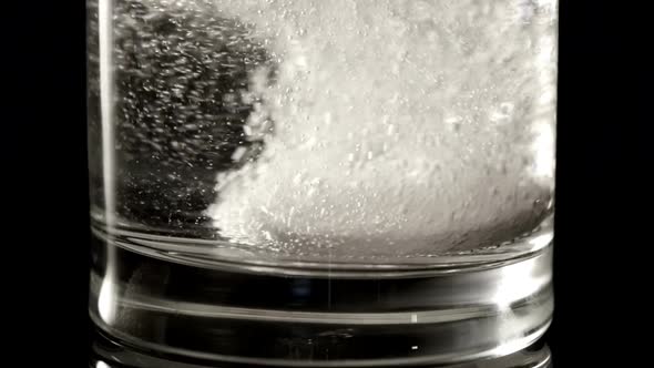 HD - Soluble tablet. Slow-mo