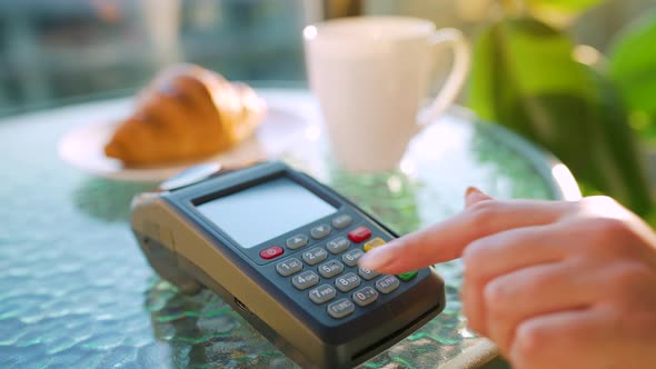 Contactless Payment with Smartphone