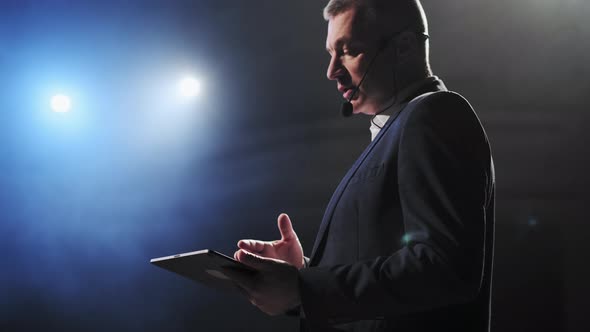 Businessman Using the Tablet, Business People Forum Meeting Conference Training Learning Coaching