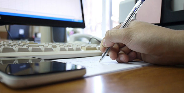 Working Manager In Office alt