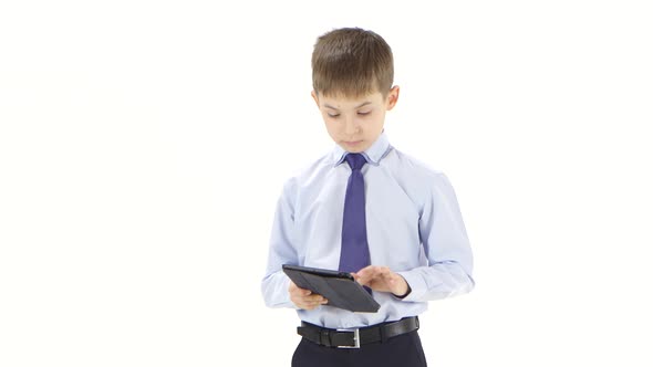 Little Boy Broker Is Studying Rise in Prices on Exchange