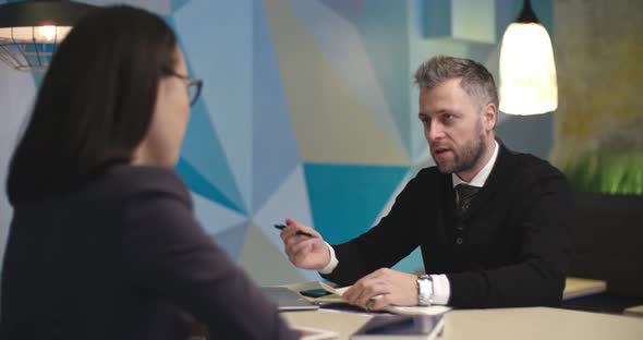 Conversation with Colleague alt