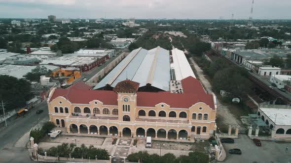 Rotational view of train station in Yucatan