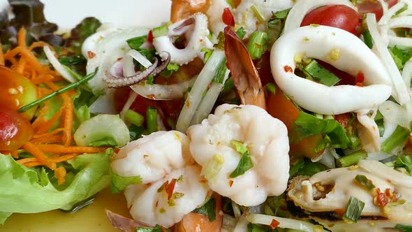 Spicy seafood salad