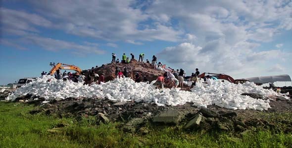 Volunteers To Stop The Flood