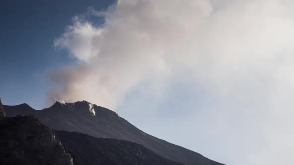 volcano sicily stromboli lava active italy mountain explosive smoke