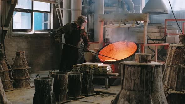 Steelmaker in the Foundry