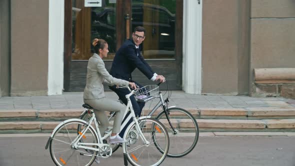 On the Way to Work  alt