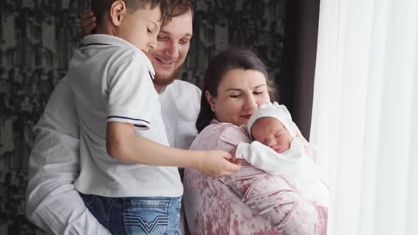 the First Day of the Newborn at Home