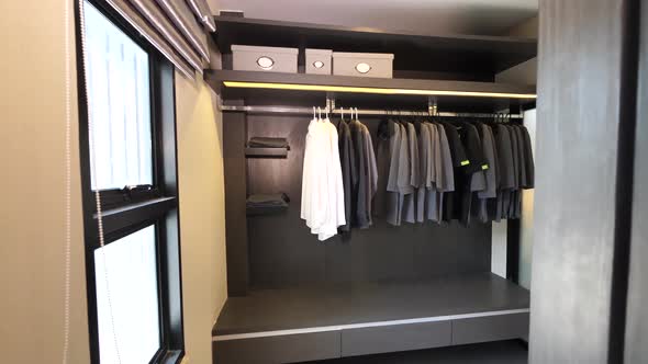 Modern and Stylish Bulit-in Walk In Closet Decoration Idea