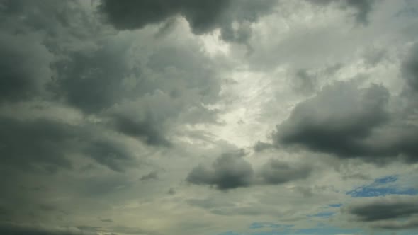 220511_Dramatic sky with storm cloud on a cloudy day time lapse.