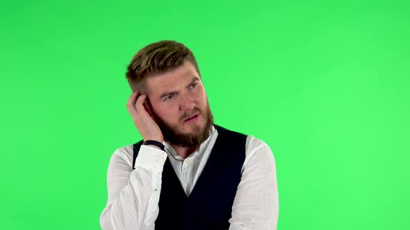 Man Thinks About Something, Green Screen