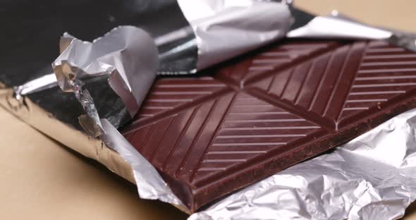 Dark chocolate bar