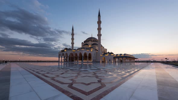 4K Day to Night Timelapse of Sharjah Mosque, UAE