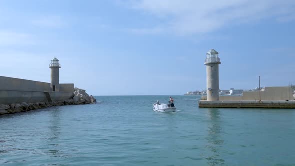 Batroun Lighthouse , Coastal lighthouse