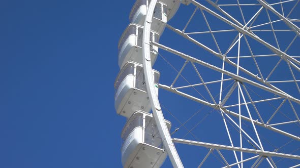 Ferris Wheel In Park alt