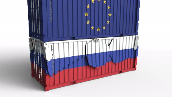 Container with Flag of the EU Breaks Container with Flag of Russia alt