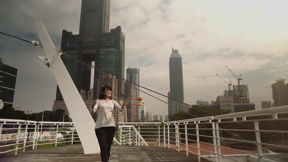 Taiwanese woman playing with a Chinese Yo-Yo