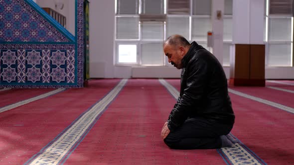 Muslim Praying