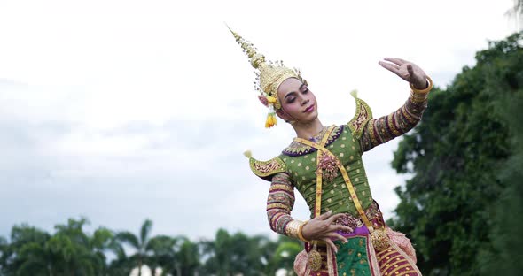 Khon performance arts acting entertainment dance traditional costume in the park