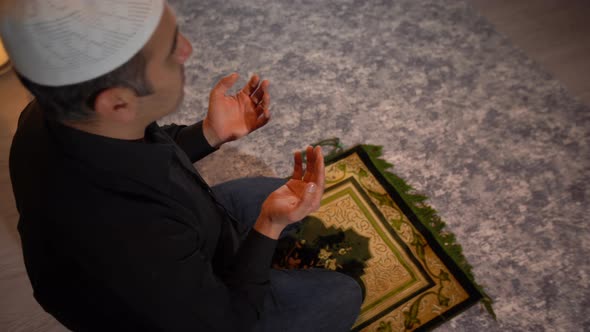 Muslim praying to god.