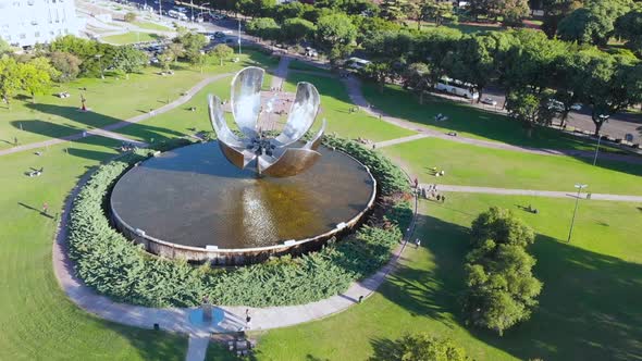 Sculpture Generic Floralis, Plaza United Nations (Buenos Aires) aerial view