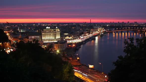 Dusk to Night Time-Lapse of Living City Urban Scape, Time-Lapse