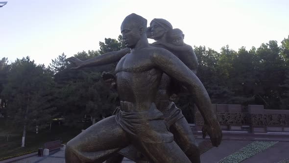 "monument of courage" in Tashkent