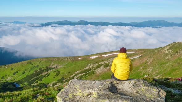 The Ocean of Clouds Overflows in a Mountain Valley