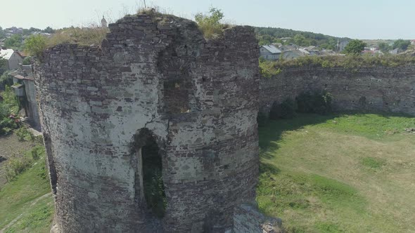 Damaged circular wall