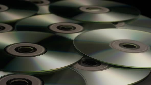 Rotating shot of compact discs - CDs 018