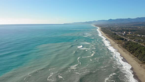 Ocean wave splash into the coast