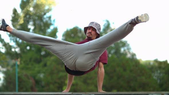 Man breakdancing, slow motion  alt
