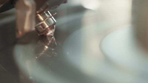 Polishing of a large diamond by automatic machine