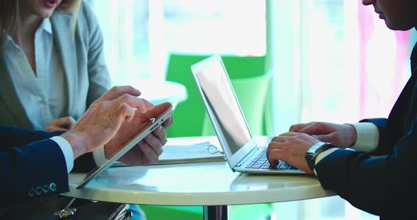 Using Business Gadgets alt