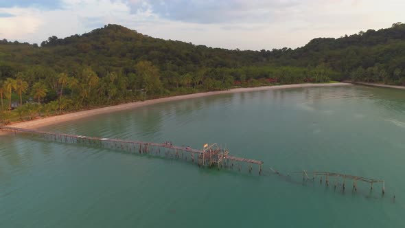 Flying around Wooden Peer