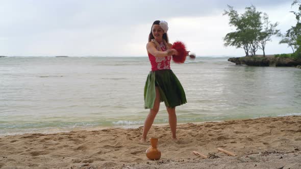Hawaii Hula Dancer in Costume Dancing 4k