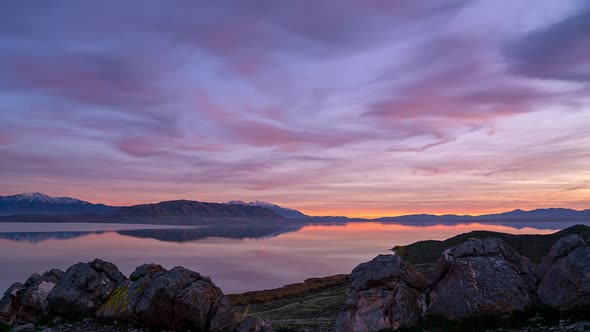 Timelapse of colorful sunset over Utah Lake from the Knolls