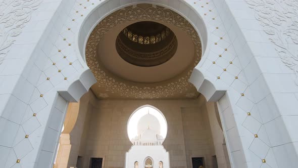 Look up of Sheikh Zayed bin Sultan Al Nahyan Grand Mosque, Abu Dhabi, United Arab Emirates