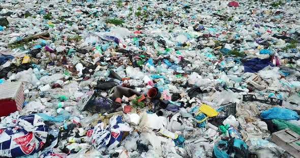 Plastic pollution environmental problem