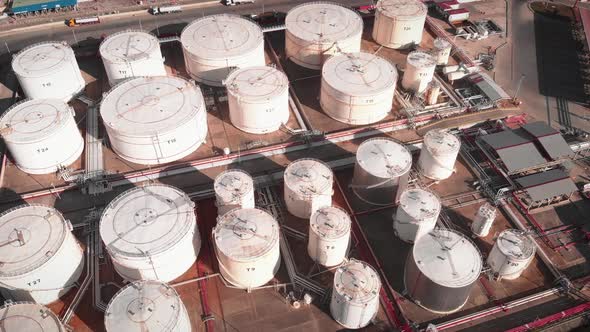 Liquid gas white vertical storage tanks