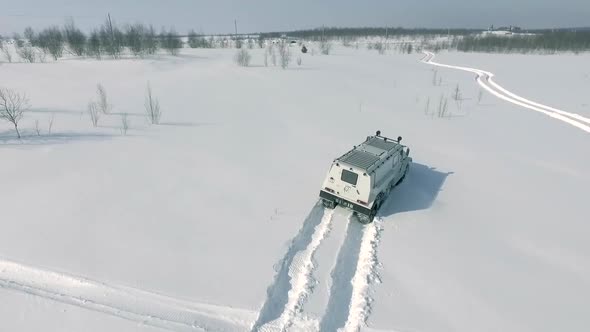 All-terrain vehicle on six wheels