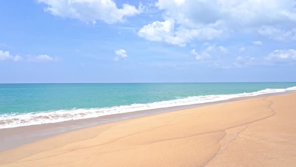 Beautiful tropical beach sea ocean with blue sky and white cloud